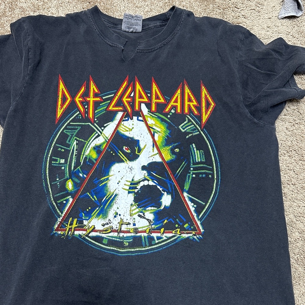 Def Leppard Graphic T-Shirt